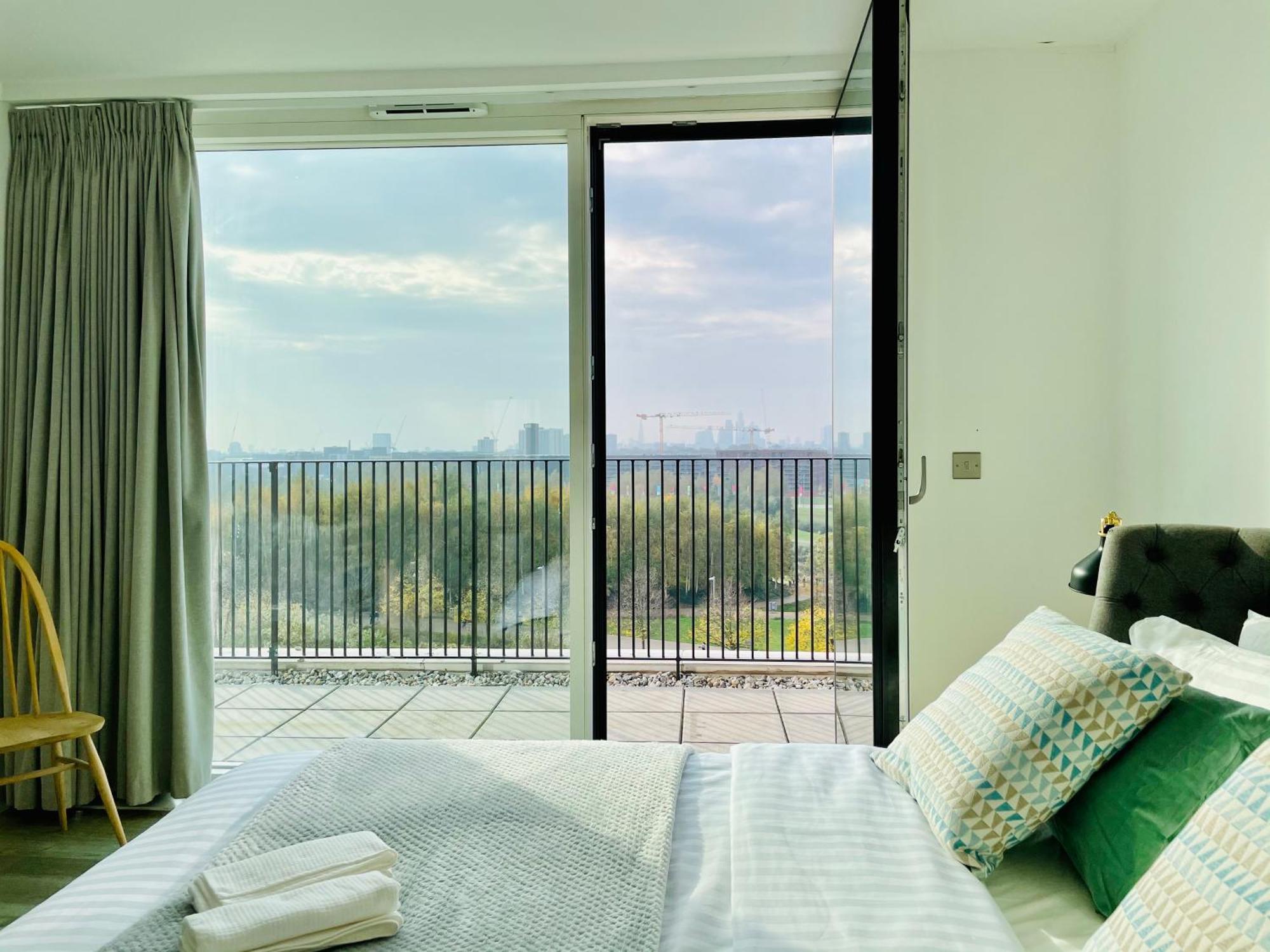 Panoramic Park And City Penthouses Retreat London Room photo